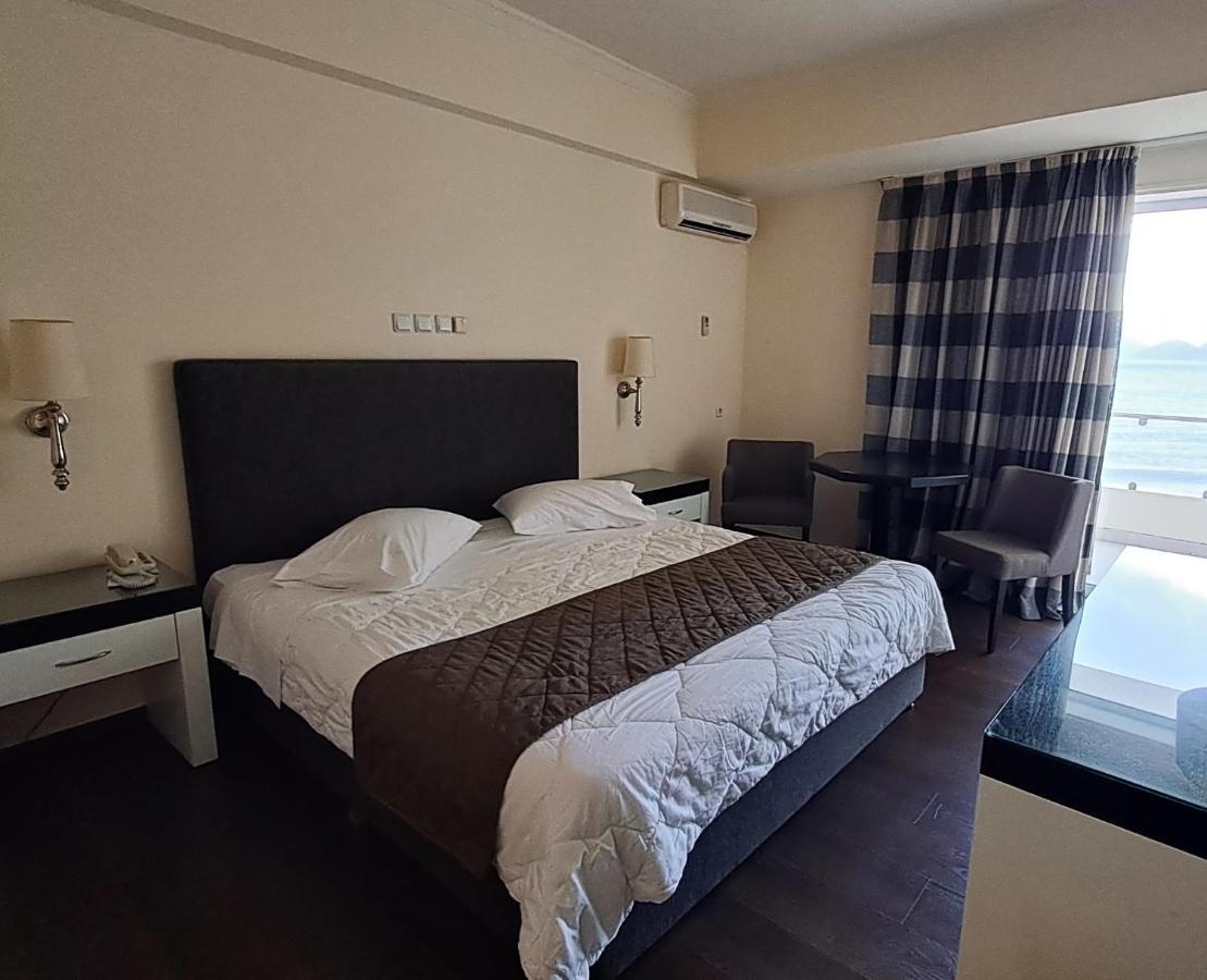 Porto Rio Hotel พาทรา ภายนอก รูปภาพ